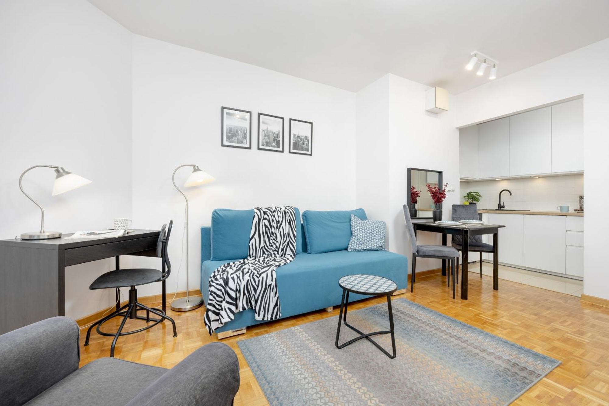 Bukowinska With Balcony And Parking And Swimming Pool By Renters Apartment